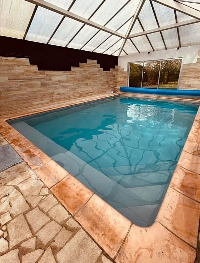 Piscine couverte gîte meuse