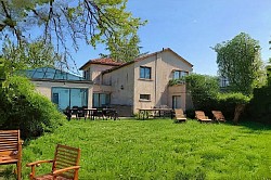 Gite La Meusienne à Verdun avec terrasse et extérieur aménagé