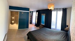 Chambre PMR lit double Gîte La Meusienne à Belleray