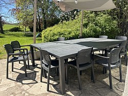 Table de jardin Gîte La Meusienne à Belleray